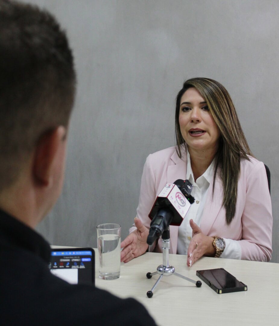 Entrevista Mayteé Iraheta